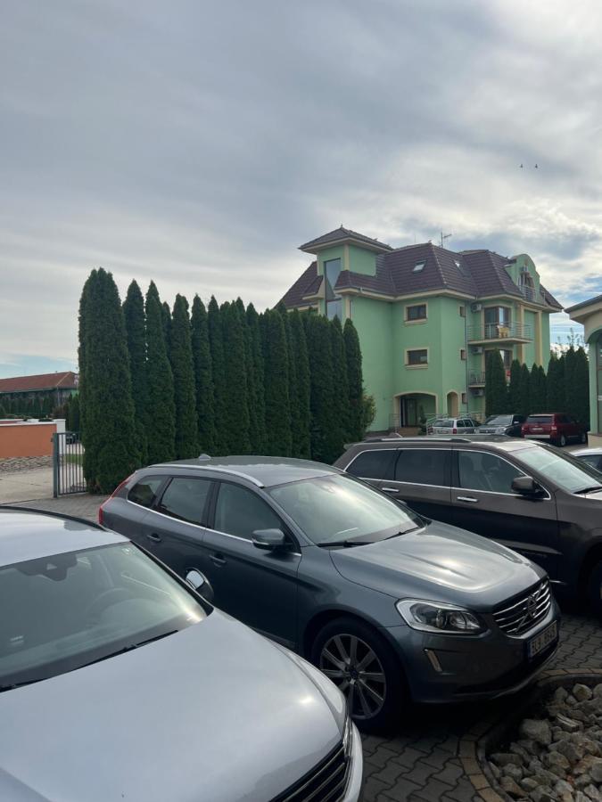 Veľký Meder Pensionbb المظهر الخارجي الصورة